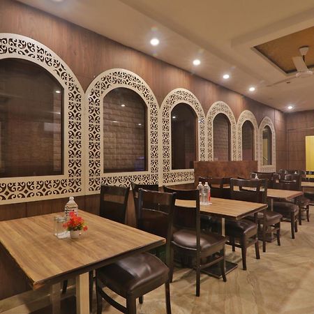 Hotel Janki Inn Sigra 2 Km From Kashi Vishwanath Dham Varanasi Luaran gambar