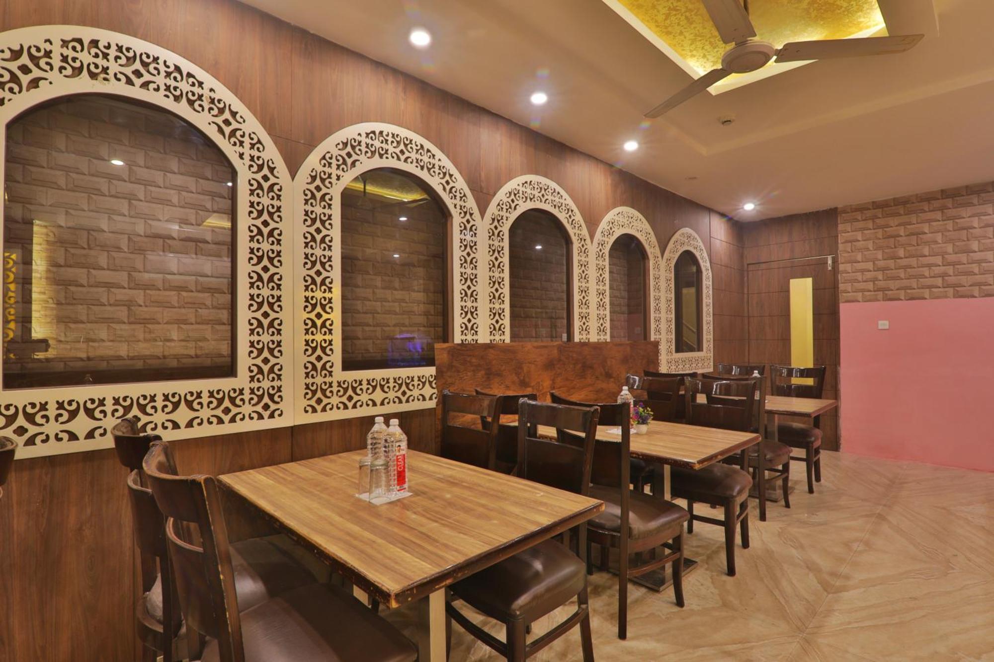 Hotel Janki Inn Sigra 2 Km From Kashi Vishwanath Dham Varanasi Luaran gambar