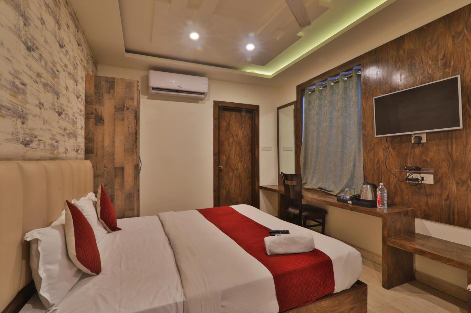 Hotel Janki Inn Sigra 2 Km From Kashi Vishwanath Dham Varanasi Luaran gambar