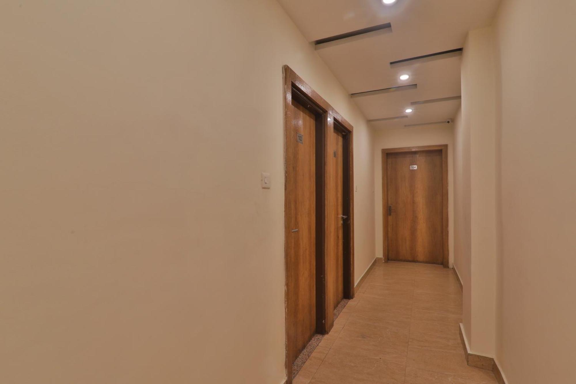 Hotel Janki Inn Sigra 2 Km From Kashi Vishwanath Dham Varanasi Luaran gambar