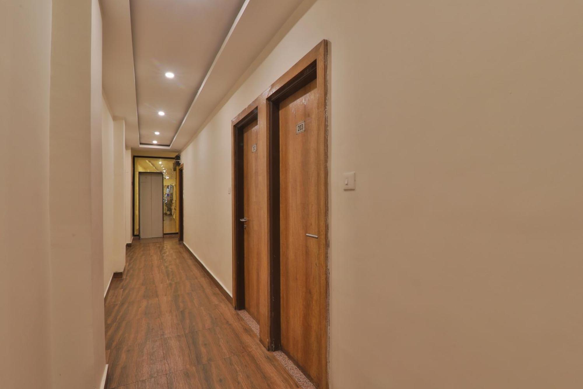 Hotel Janki Inn Sigra 2 Km From Kashi Vishwanath Dham Varanasi Luaran gambar